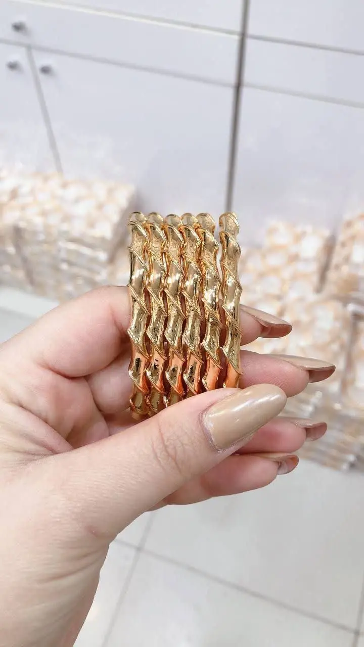 #النگو اماراتی طرح طلا رنگ ثابت 
