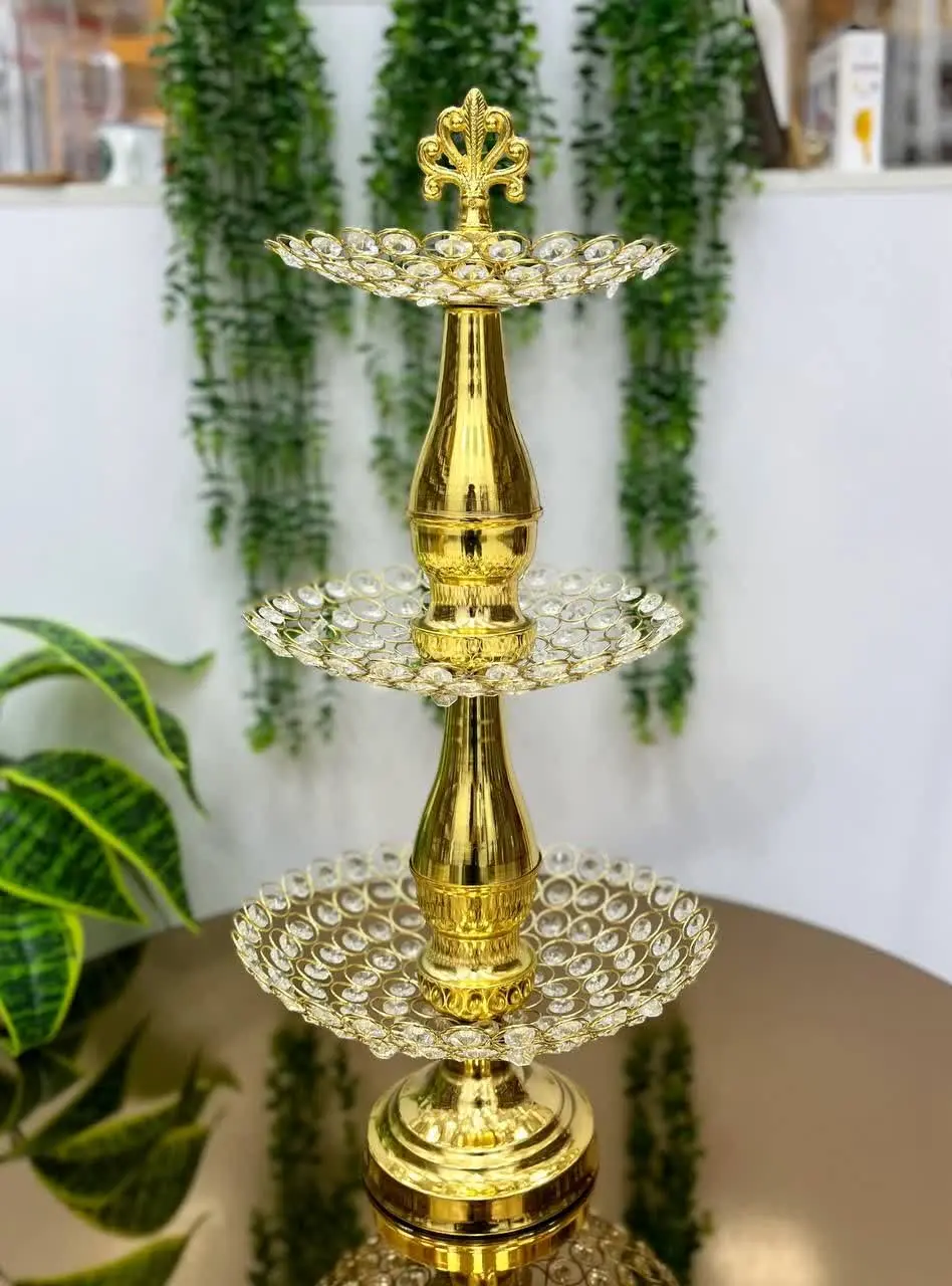 #شیرینی خوری ۳ طبقه نگین دار🍓
