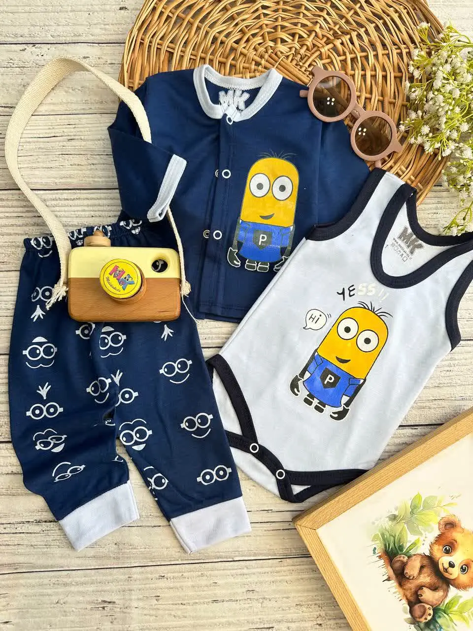 سه تکه طرح مینیون آبی سورمه‌ای نوزادی و کودک کد ۱۱۷۲۷۸ 

