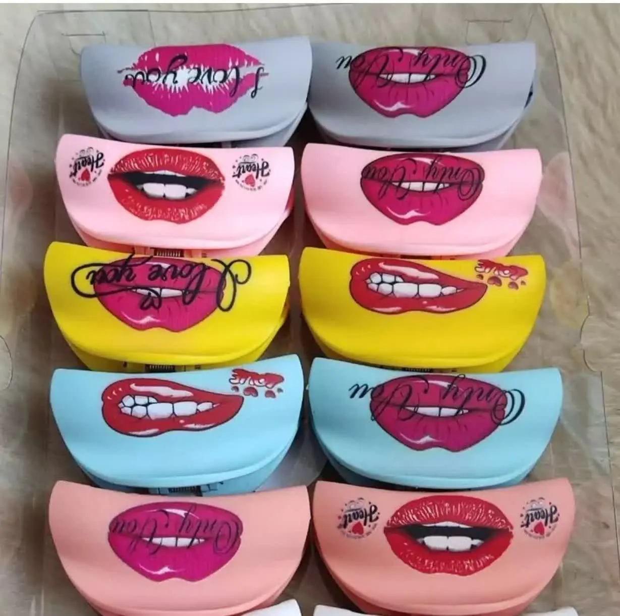 کلیپس طرح لب بزرگ شمعی
