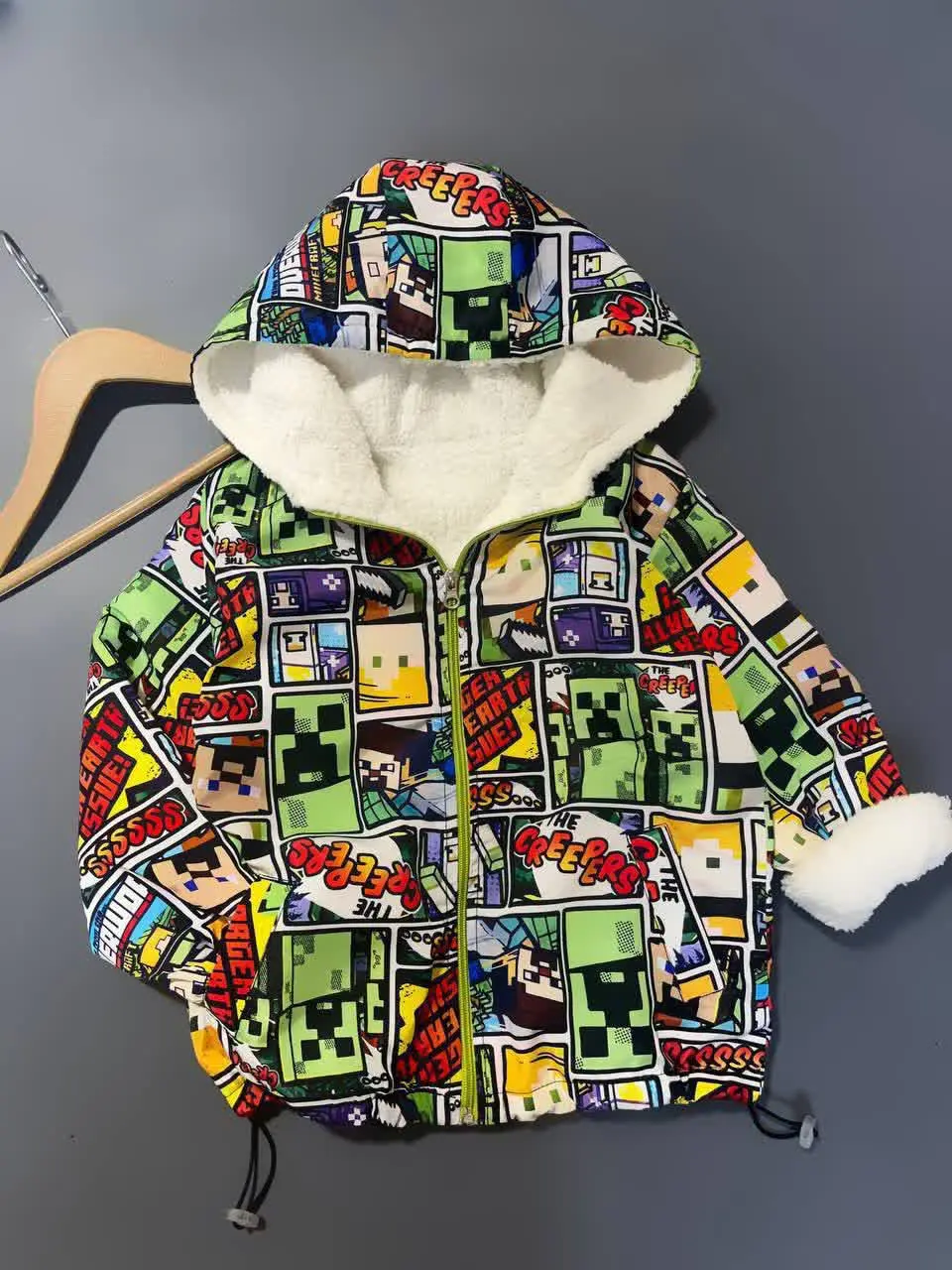 بدلیل شرایط نور ممکنه یه پر...