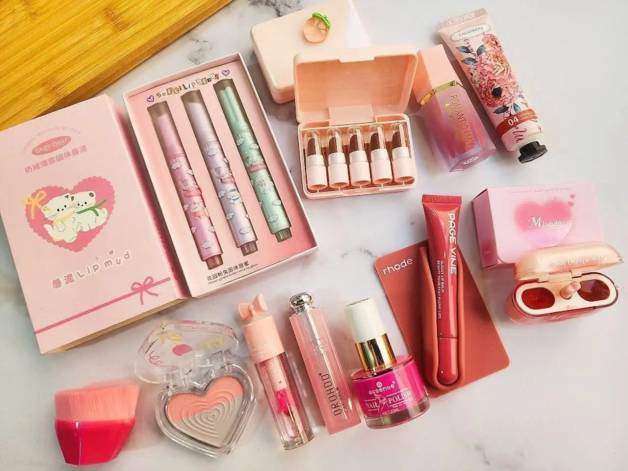 پک  لوازم آرایش فقط و فقط۹۹...