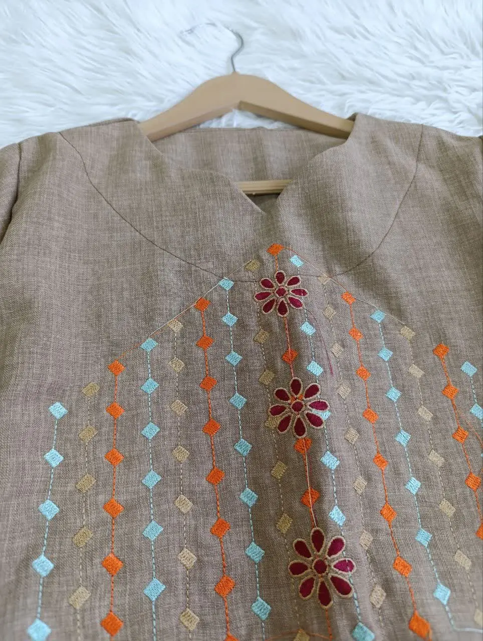 نام: پیراهن گلدوزی
