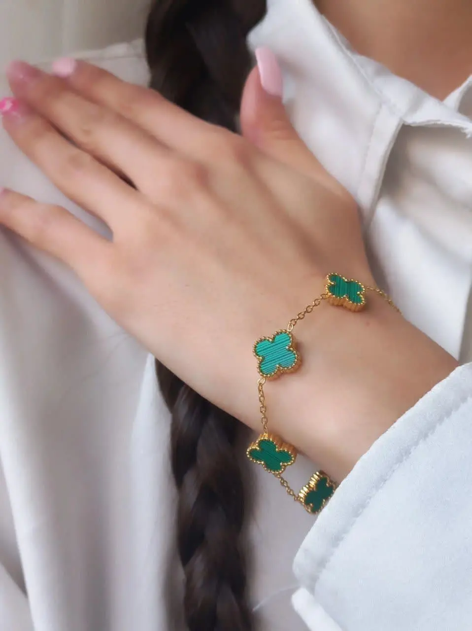 دستبند جذاب ونکلیف با طراحی...