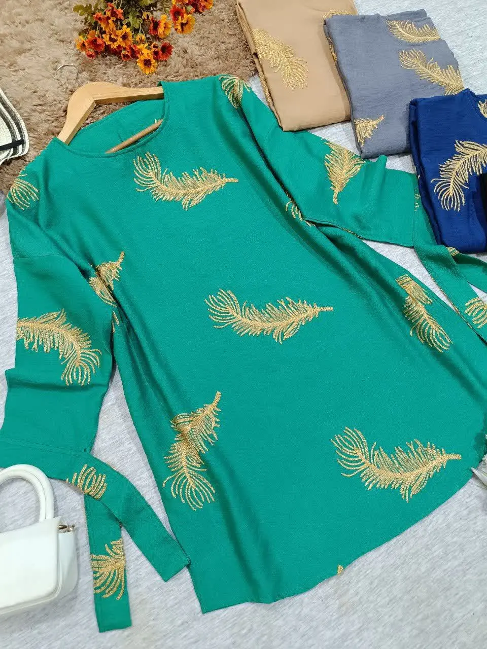 نام: تونیک طرح پر
