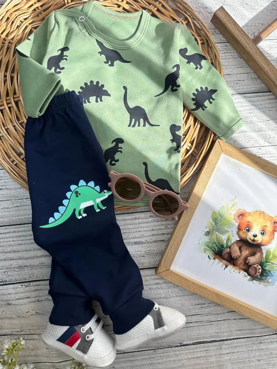 بلوز شلوار طرح دایناسور سبز سدری نوزادی و کودک کد ۱۷۳۲۰۰ 
