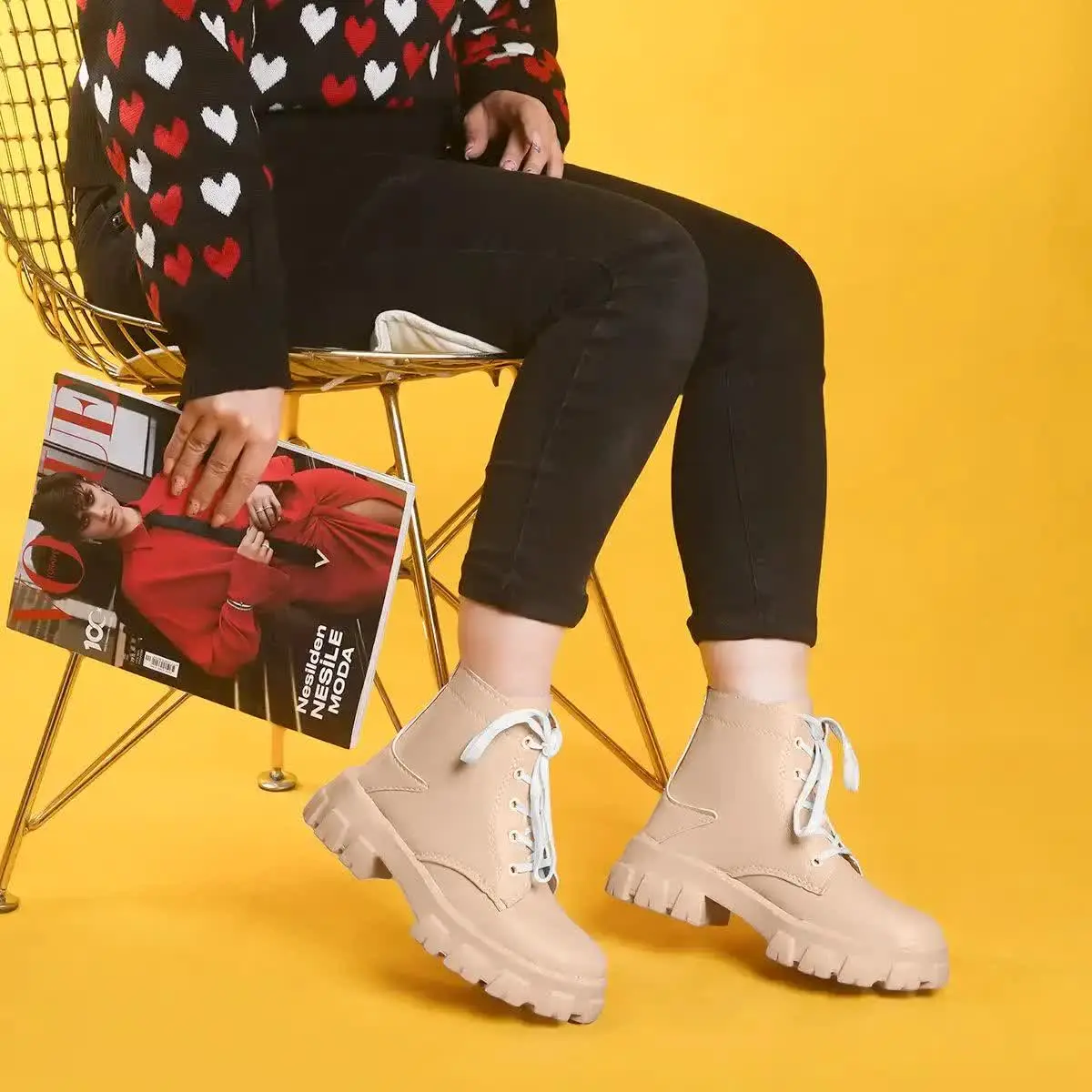 ✅نیم بوت زنانه کرم مدل Roxana
