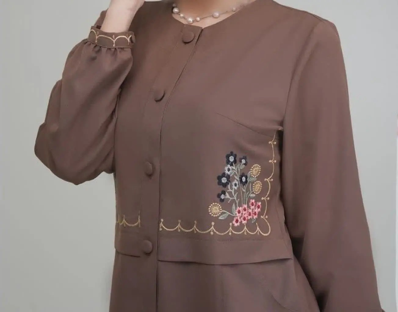 با گلدوزی های زیبا که به در...