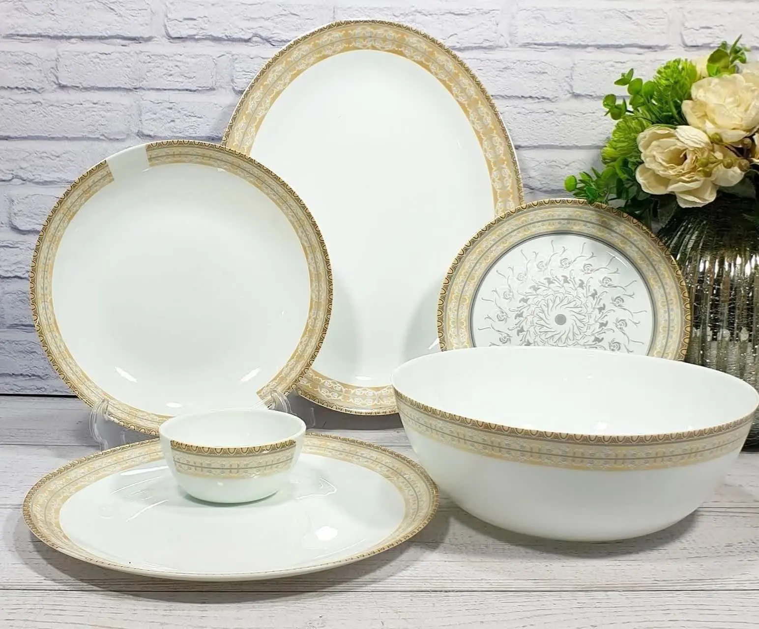 ۲۶ پارچه لیان طلایی
