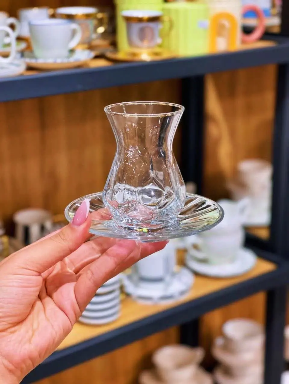 ست ۲۴ پارچه LAV