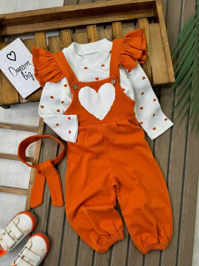 سه تیکه قلبی 🤍🧡
