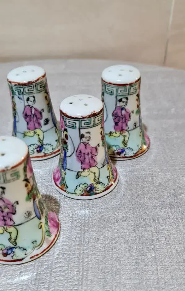 ۶عددنمکدان مرغی👌
