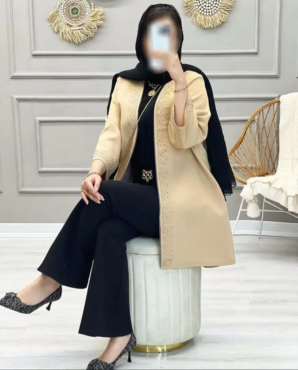 نام: مانتو نگینی
