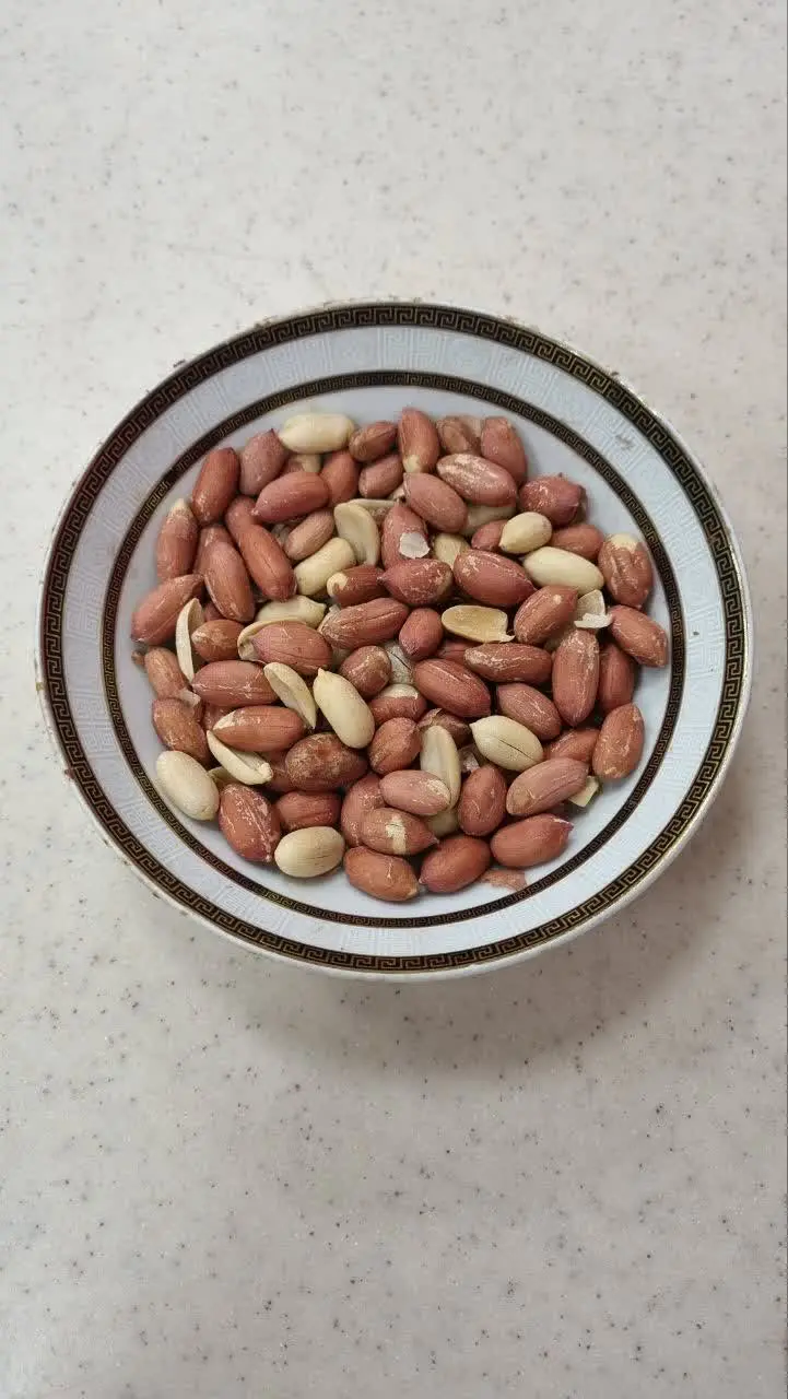 بادام زمینی شور نشده امسالی
