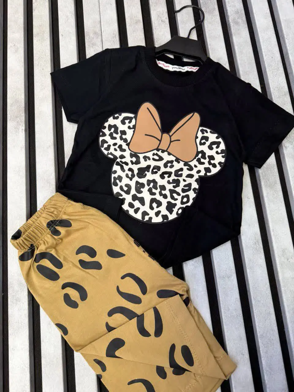 اینجا لباس‌های داریم که دختر بچه‌ها عاشقش میشن😍🤩🤩
