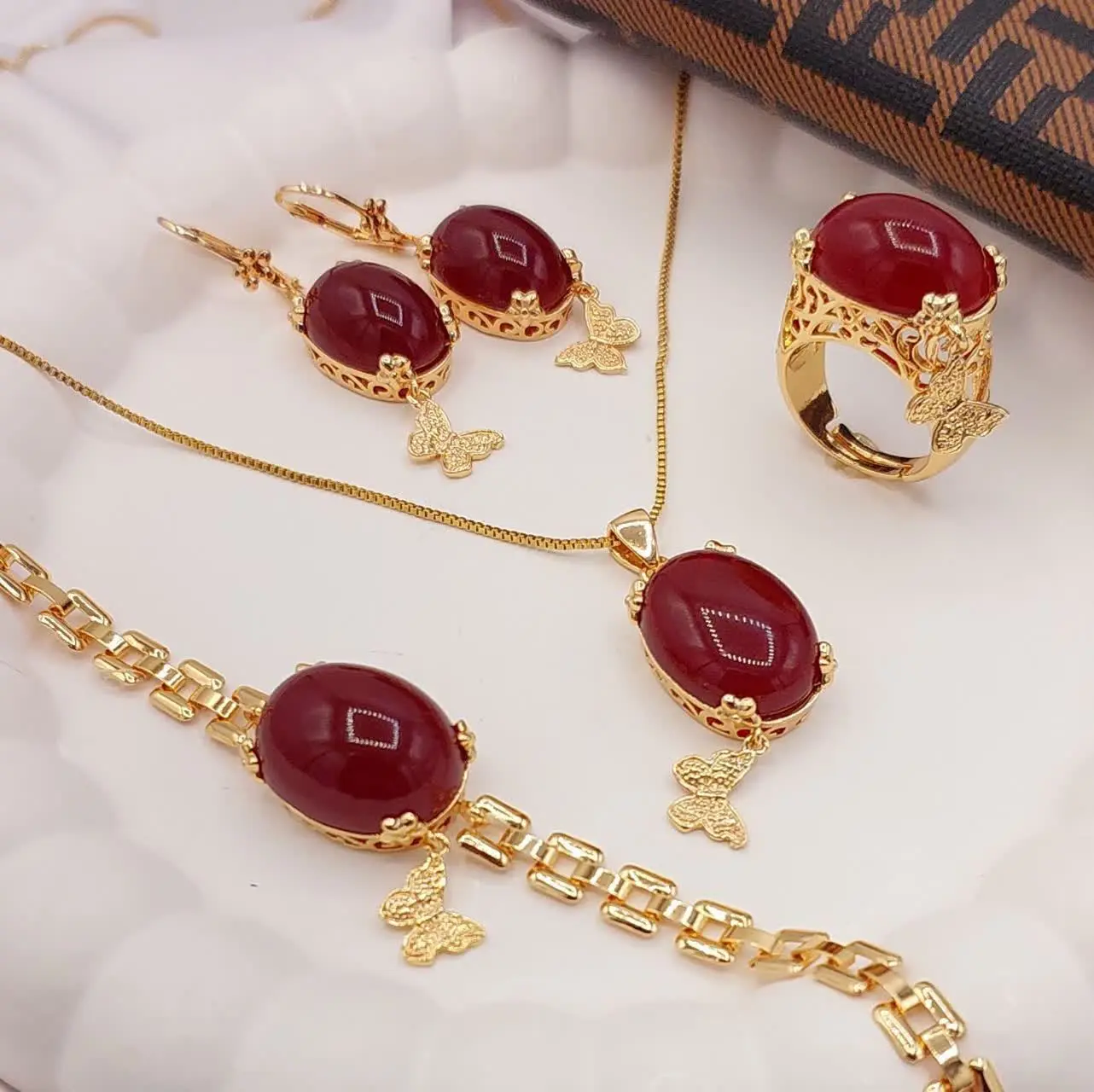 ست پر فروشمون شارژ شد 
