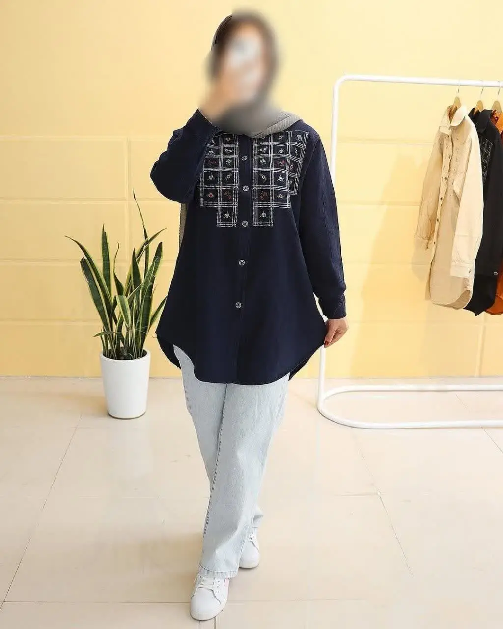 💐 یه کار خوشگل با پارچه خنک لینن که #گلدوزی زیبا قسمت سینه کار شده 
