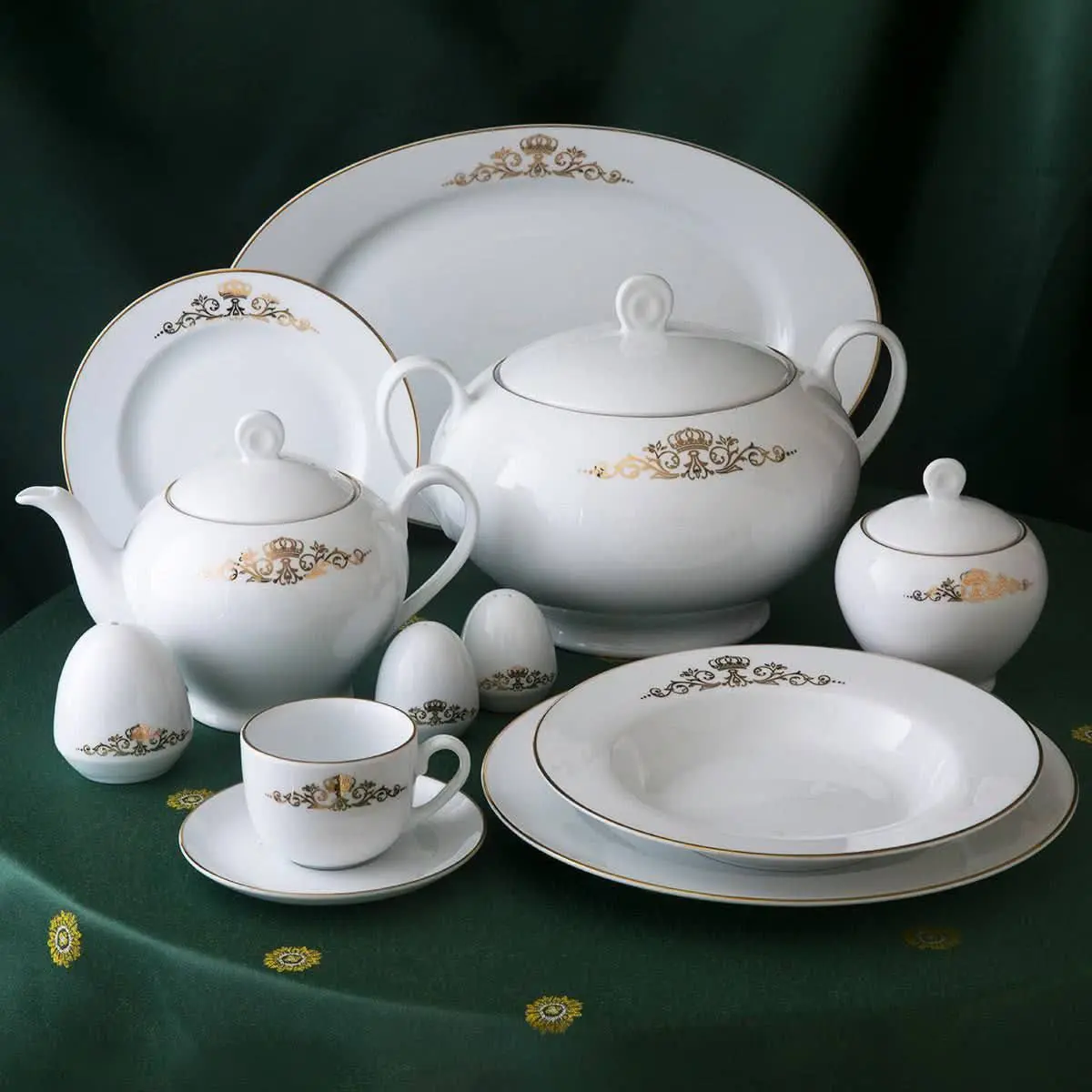 سرویس ۱۰۲ پارچه کوئین طلایی درجه یک 
