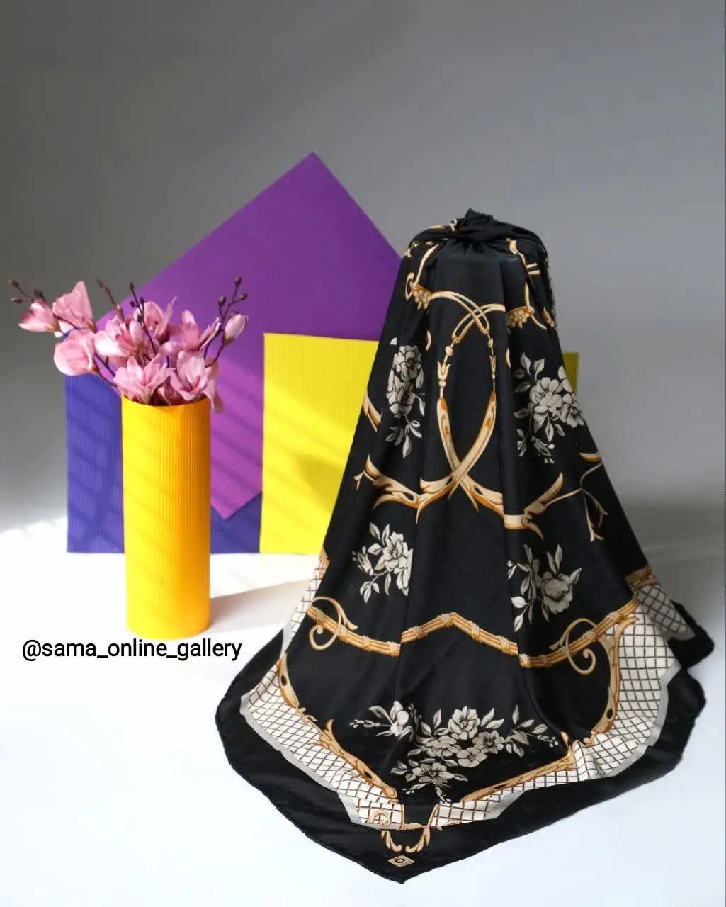 🖤یک روسری مشکی همه چی تمام 
