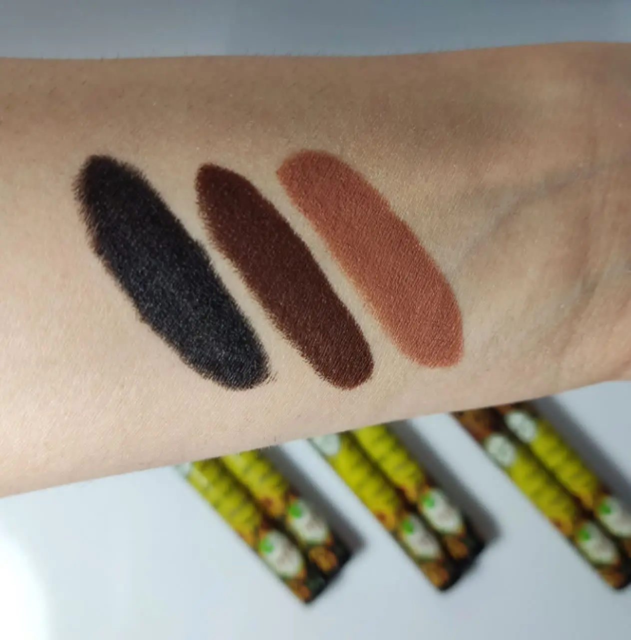 🌼#سرمه_مدادی بهارین قابل تراش🌼کسانی که منتظر بودن
