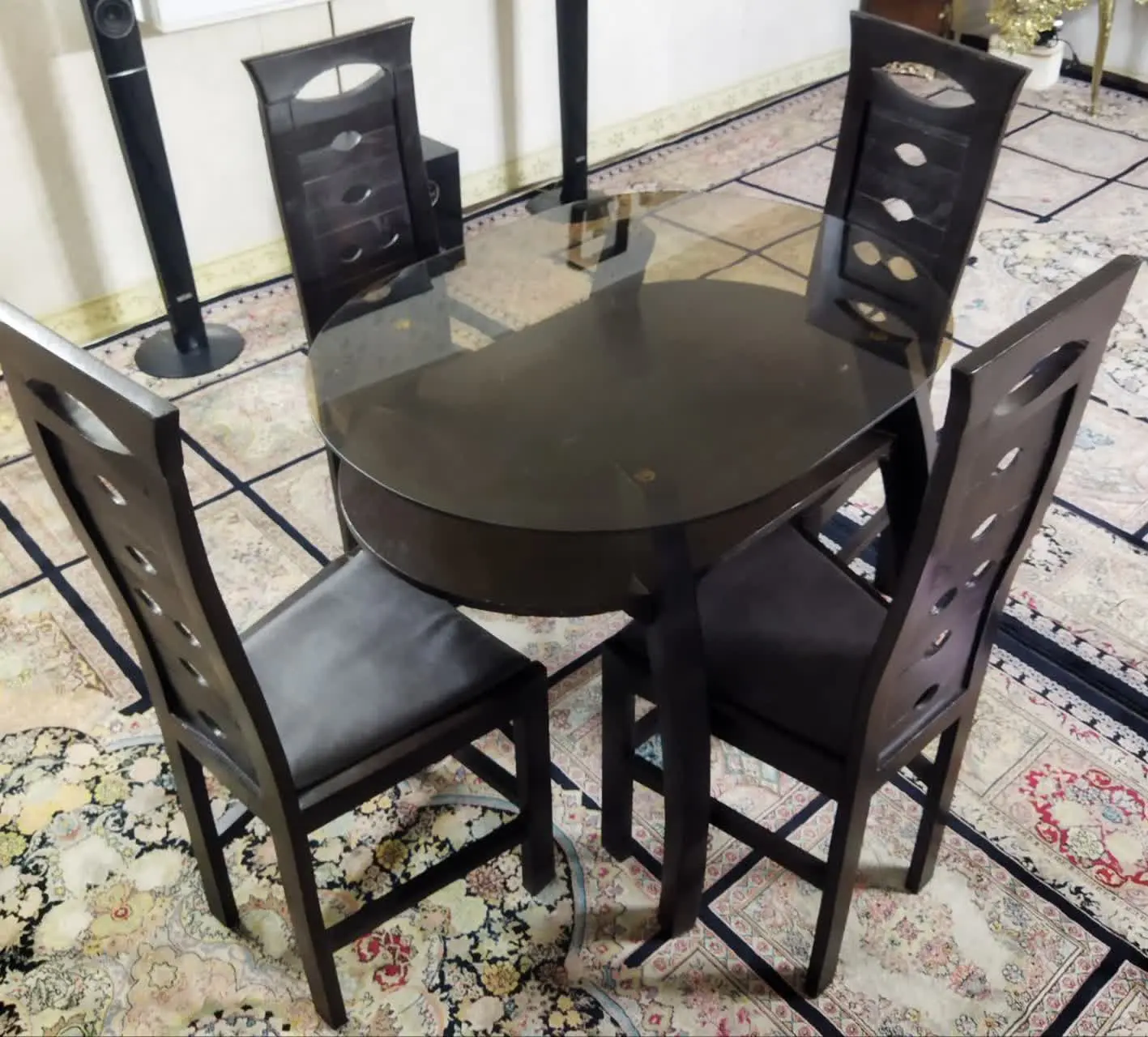 میز ناهار خوری ۴نفره تمیز و...