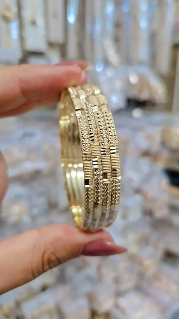 یک پک چهارتایی سایز چهار
