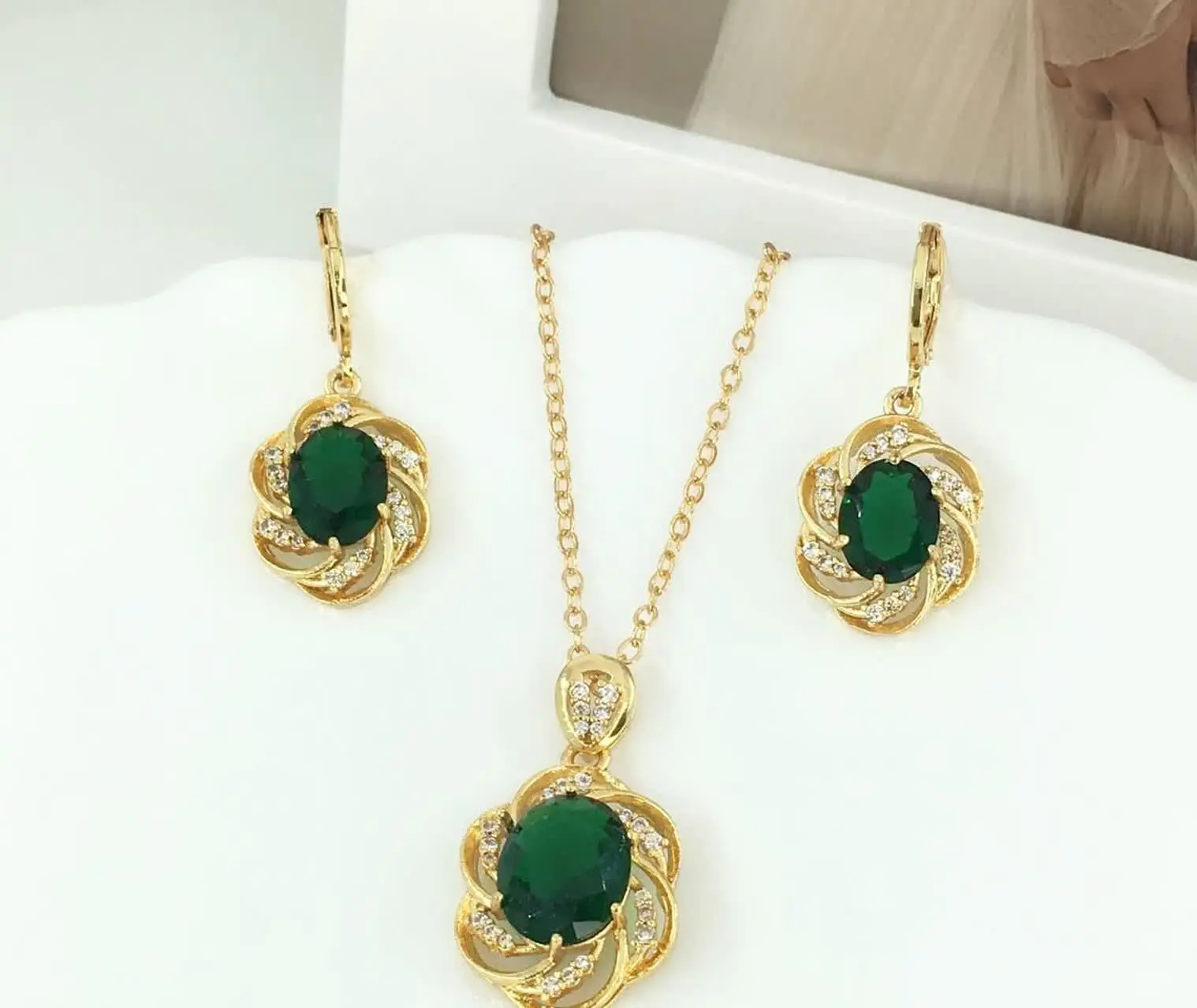 نیمست نگیندار سبز فوق‌العاده زیبا و دلبر 😍👌
