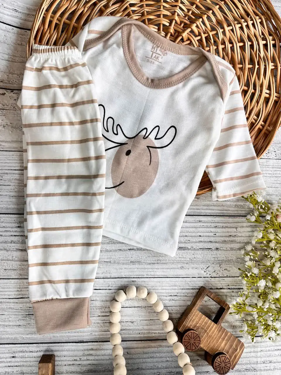 بلوز شلوار طرح گوزن نوزادی و کودک کد ۱۷۳۱۸۲ 
