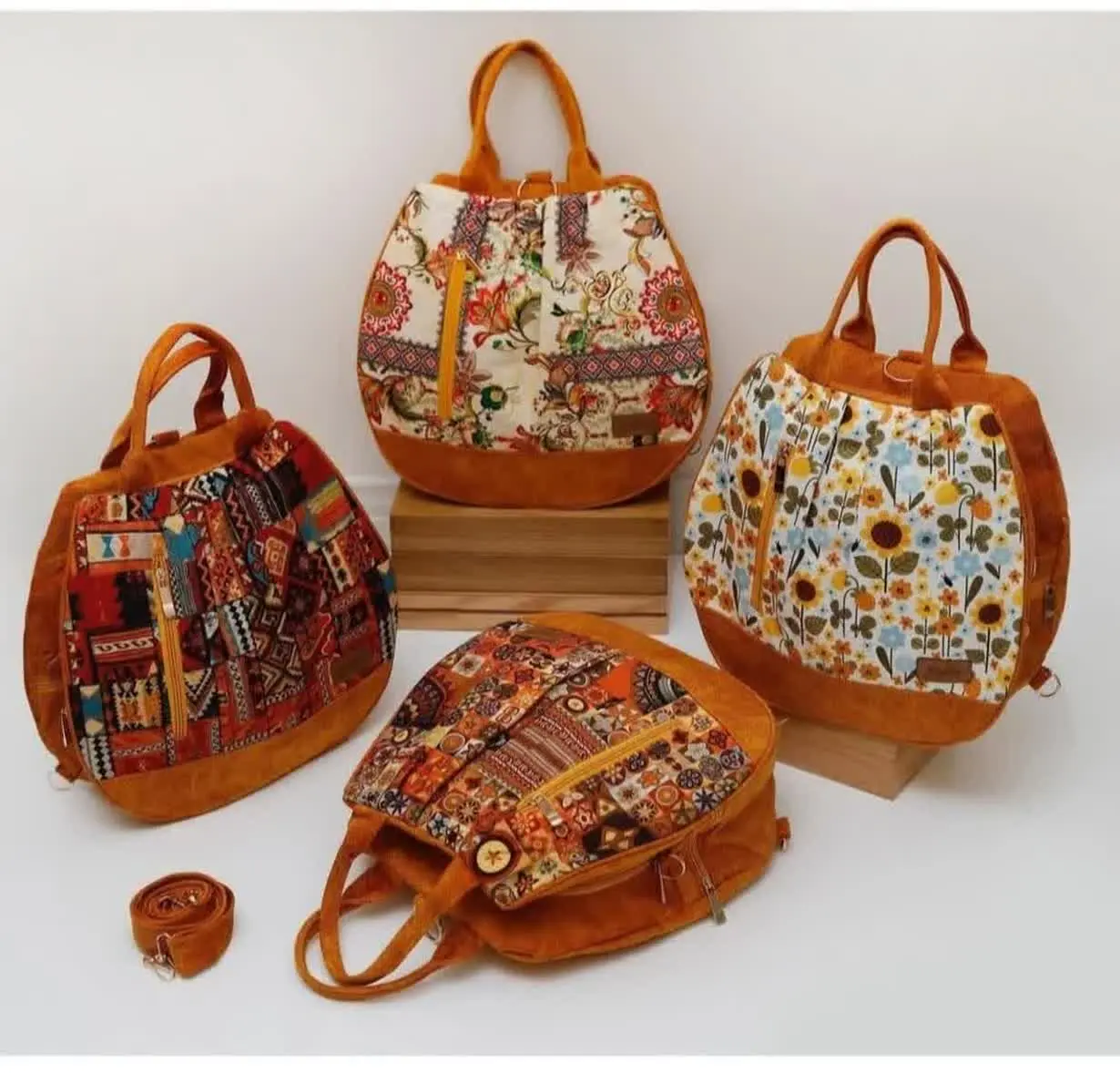 اینجا معدن انواااع مختلف کیف و کوله‌های مخملی با سایزها و مدلای متنوعه💃✅
