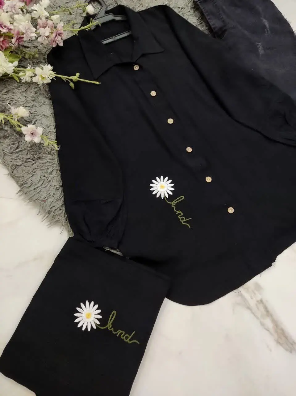 ✔️نام: شومیز گلدوزی بابونه
