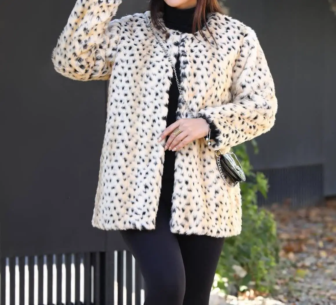 هرخانم ایرانی دوست داره تو کمدش یه دونه کت پوست اونم پلنگی داشته باشه
