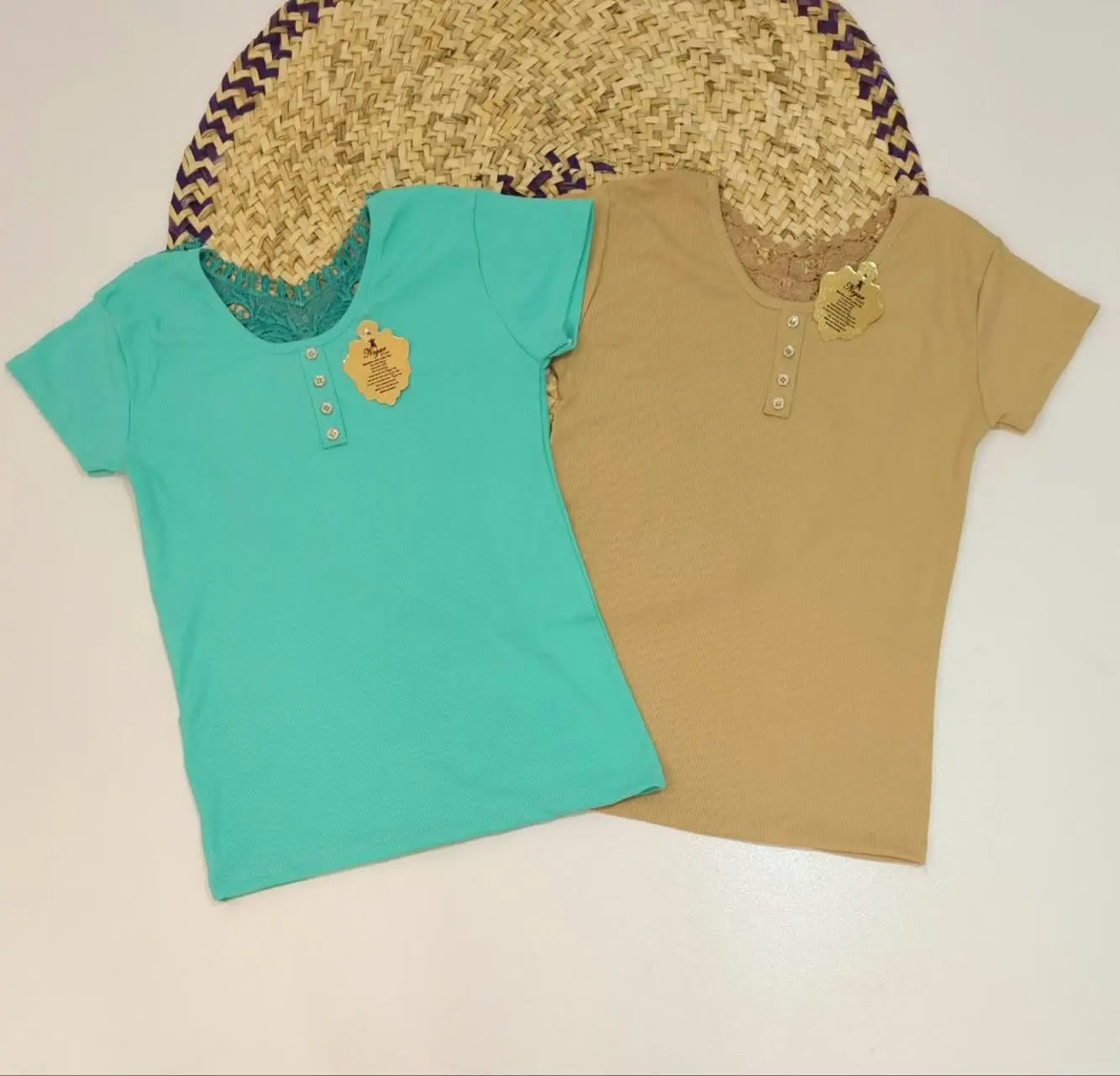 🌸 #تیشرت قسمت پشت گیپور کار شده
