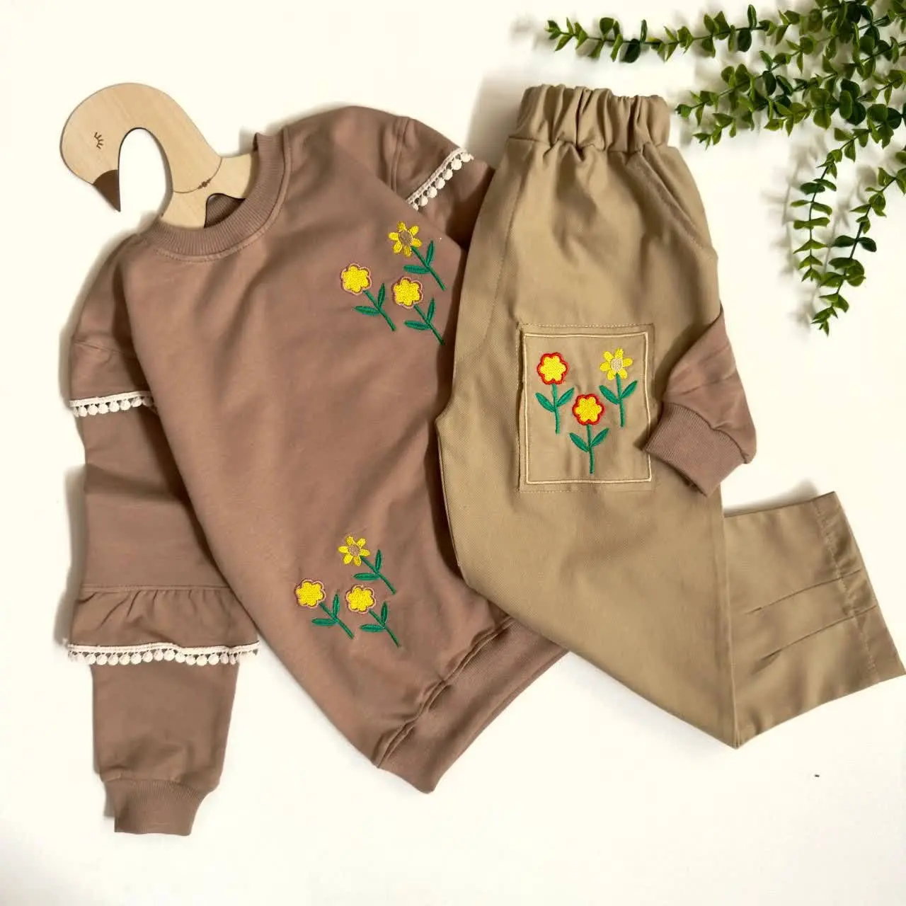 ست سه گل + اشانتیون گردنبند 😍
