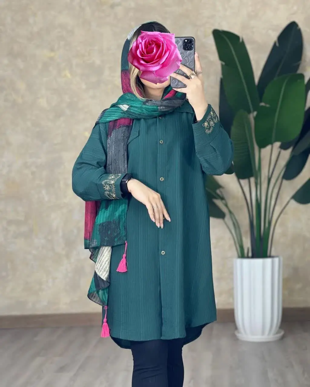 نام: مانتو مچ گلدوزی
