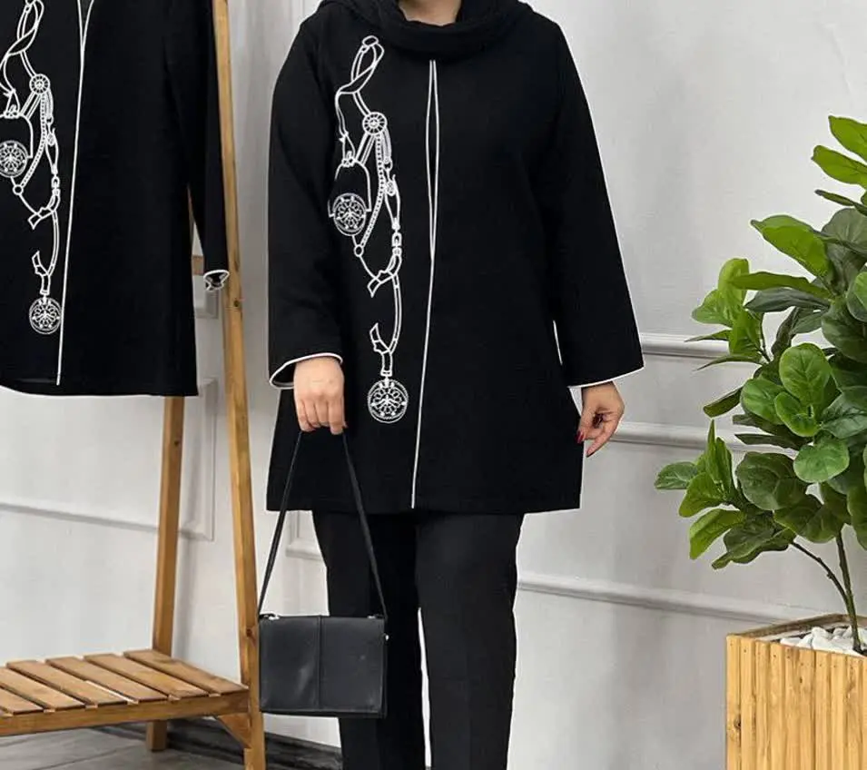 🦋نام محصول: مانتو گلدوزی زنجیری
