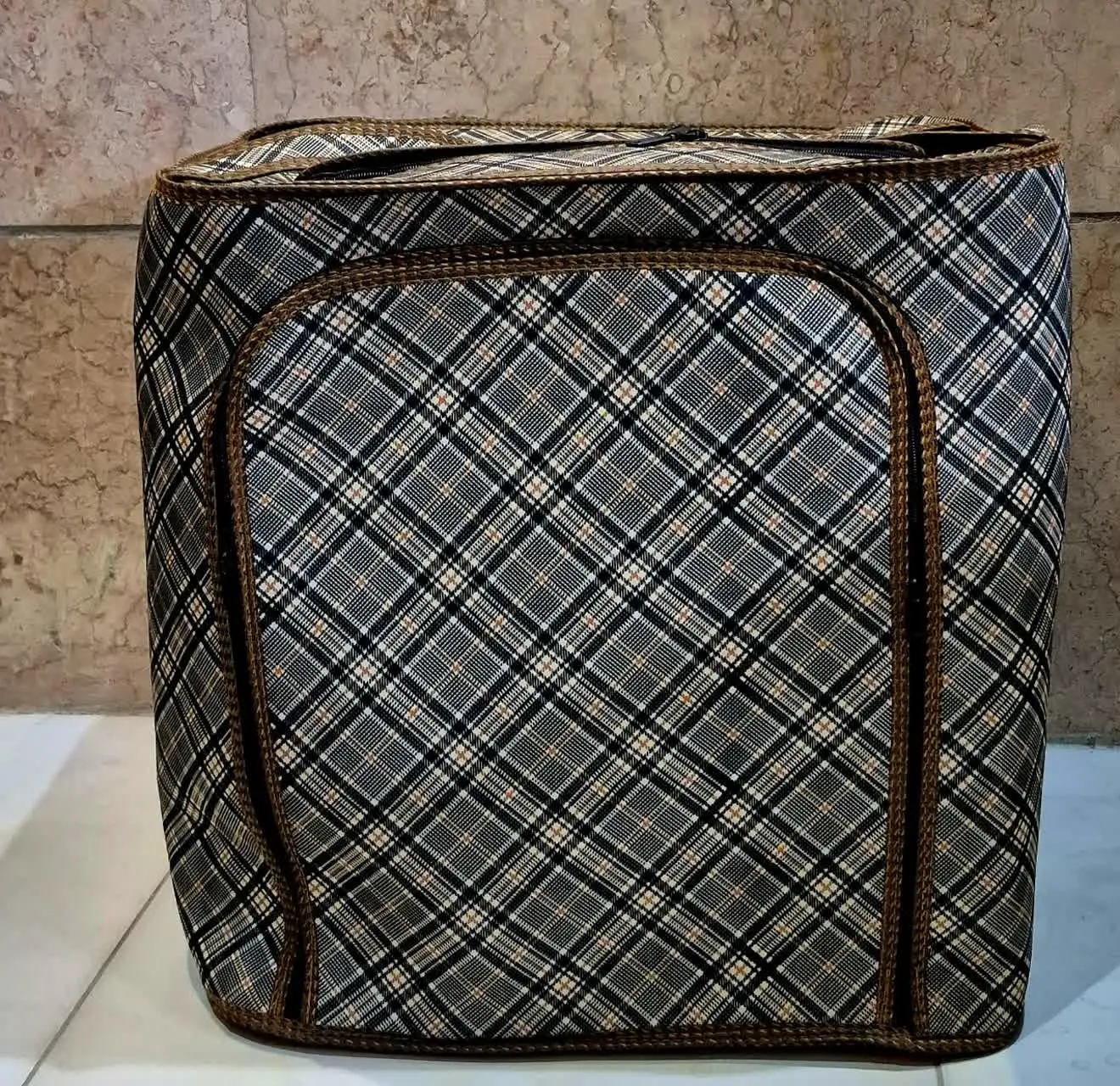 ✅ یه درب بالای کار و یه درب...