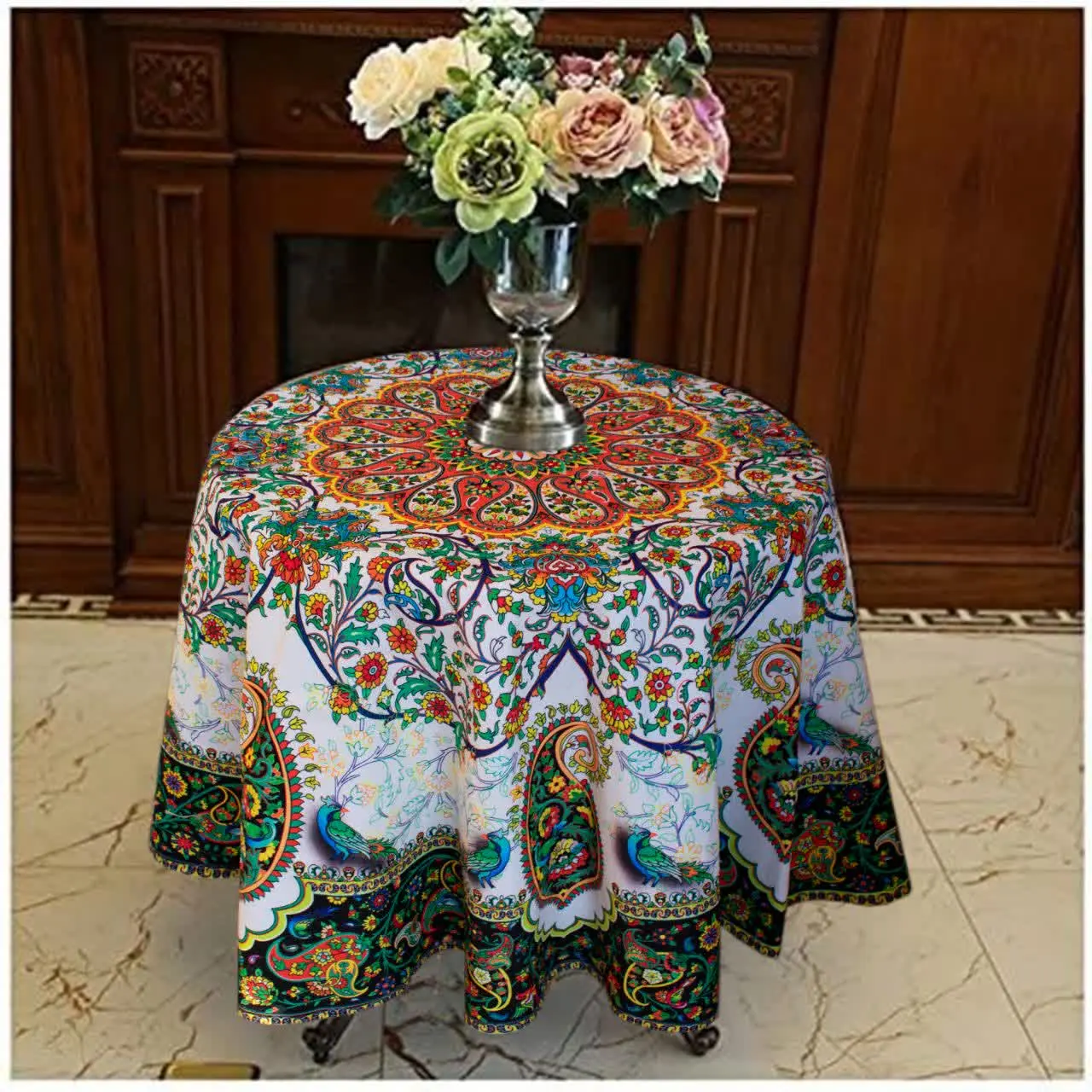 🌱رومیزی گرد شانل مخمل 
