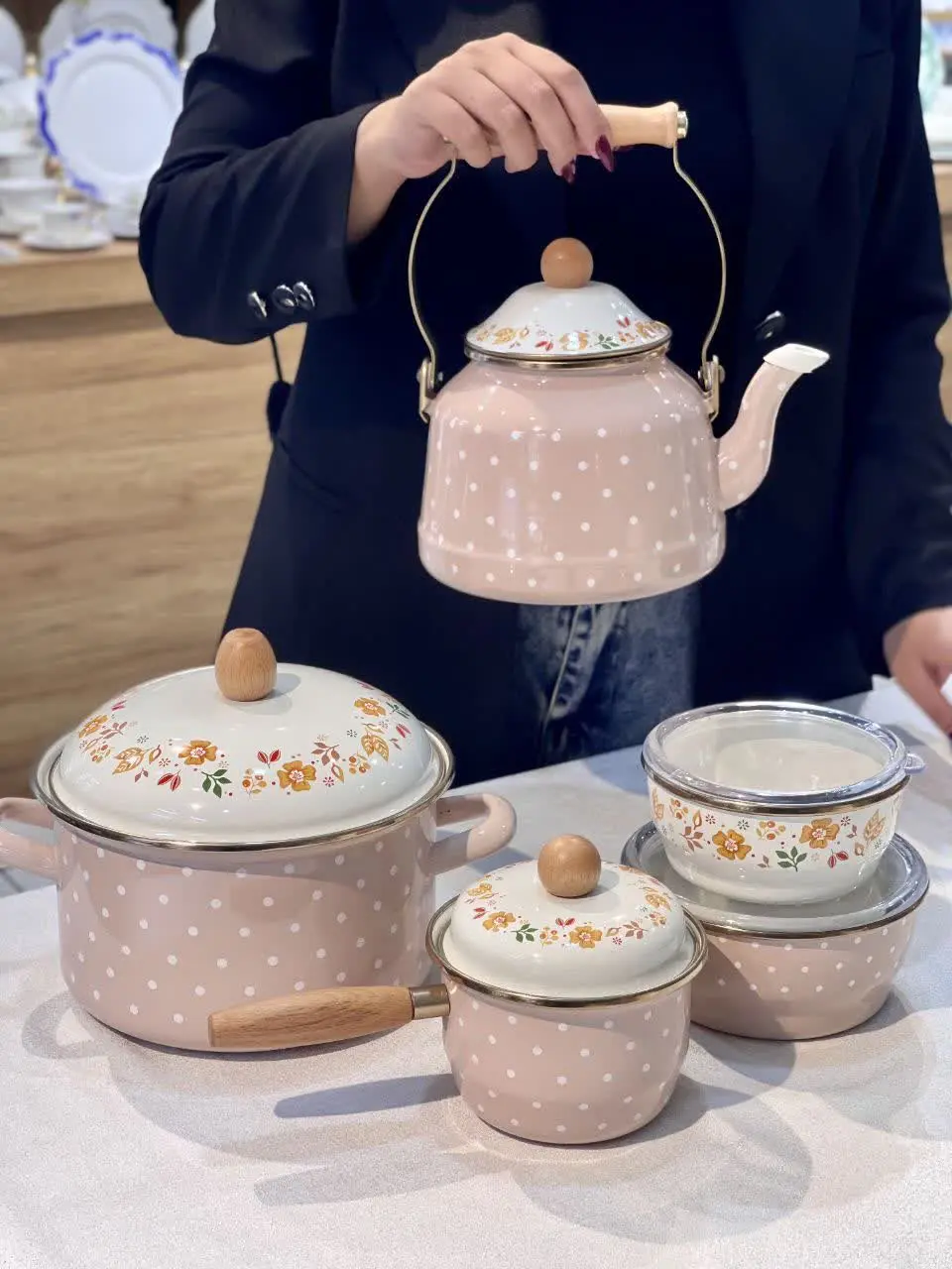 ظروف لعاب گرانیتی Motto