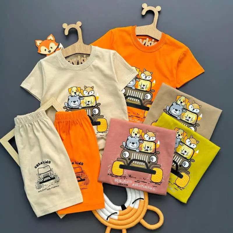 تیشرت و شلوارک
