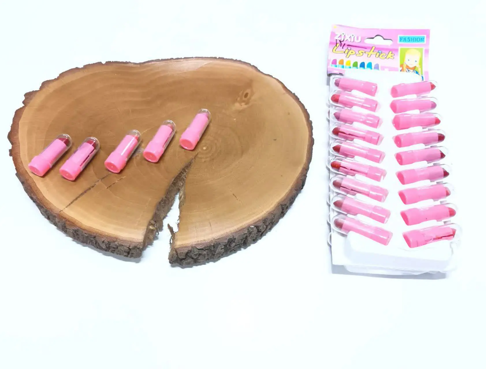 رژ فشنگی رسید 😍😘
