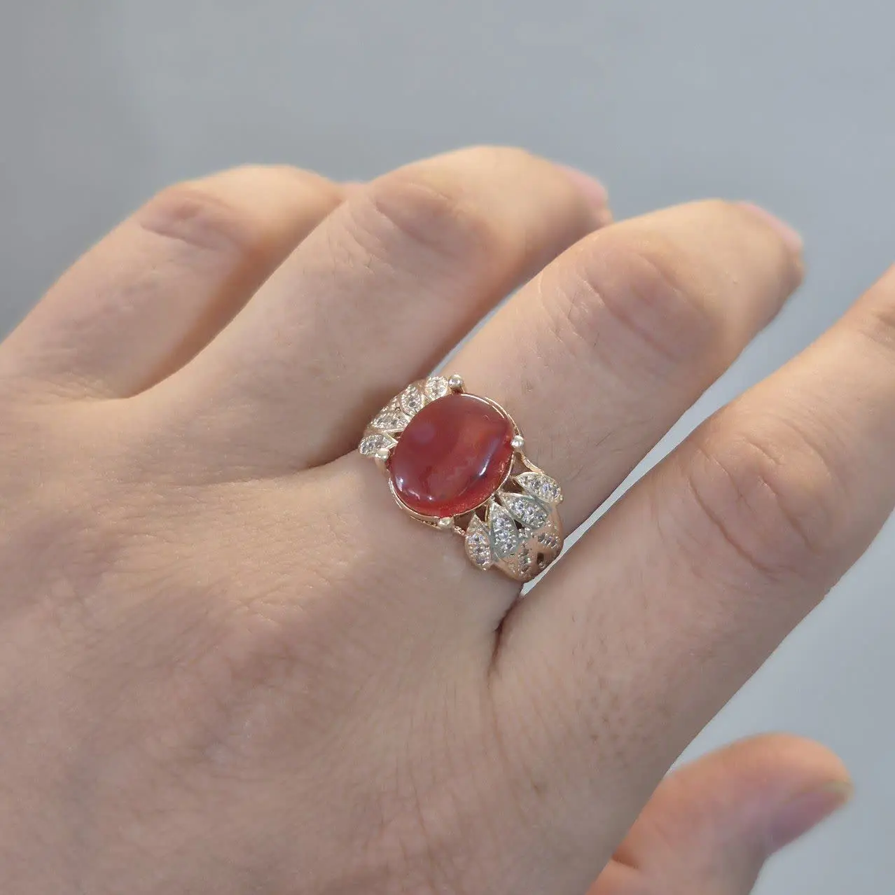 یه رکاب خوشگل با یه نگین سر...