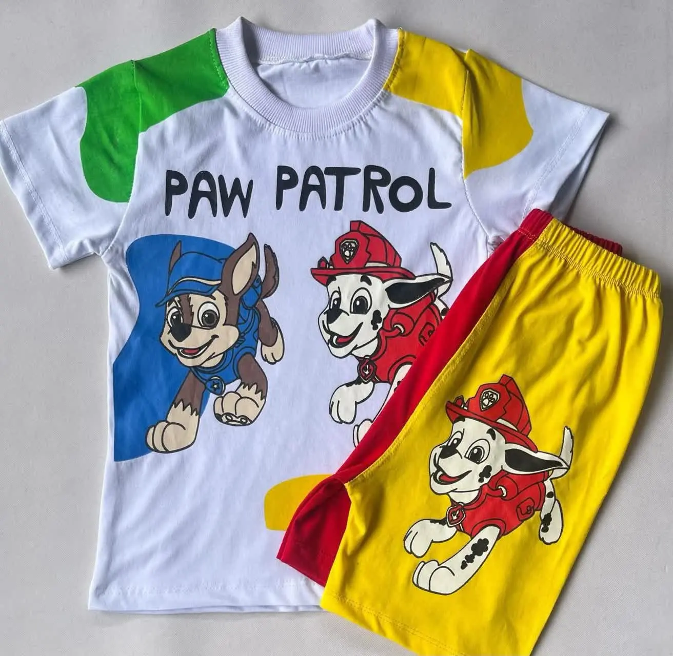 تیشرت و شلوارک سگهای نگهبان
