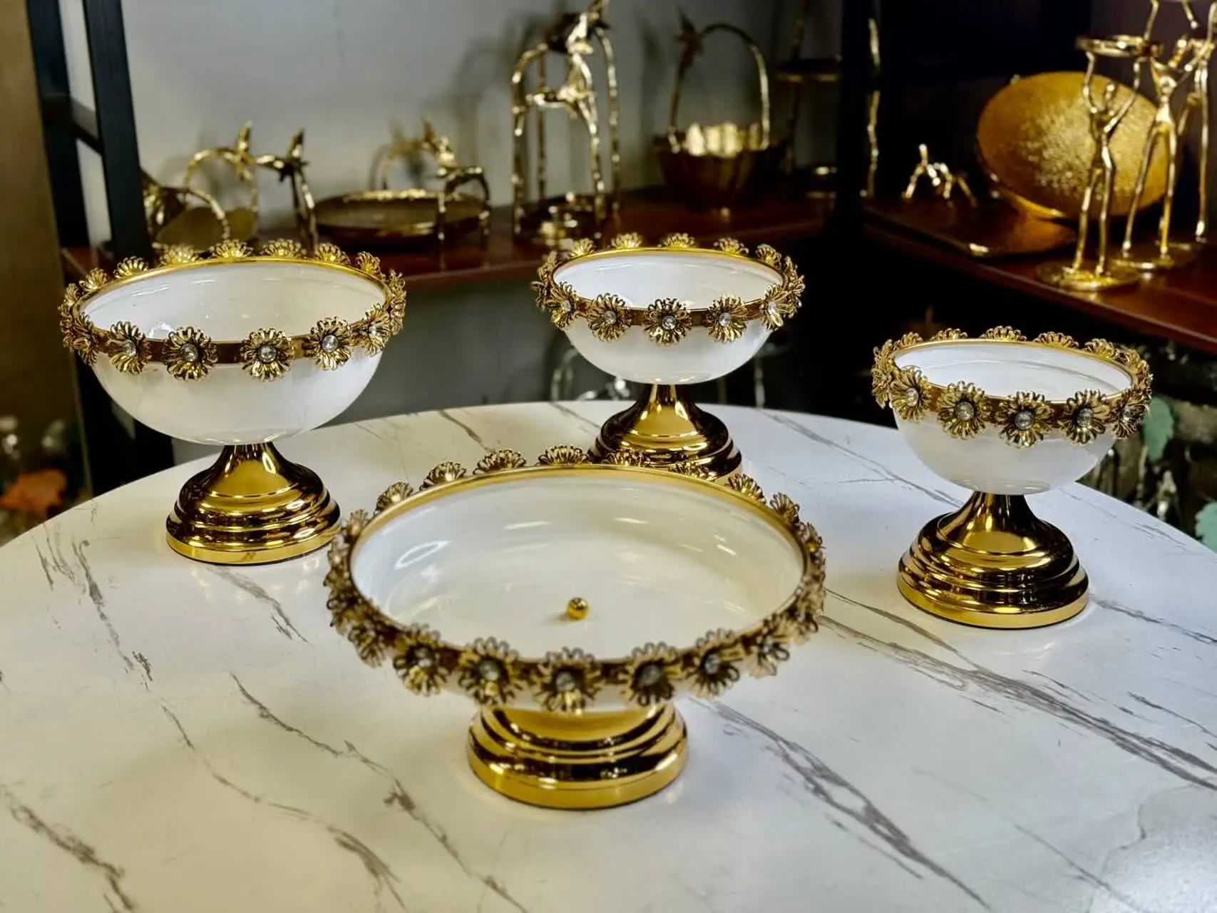 سرویس ۴ تکه نگین دار 
