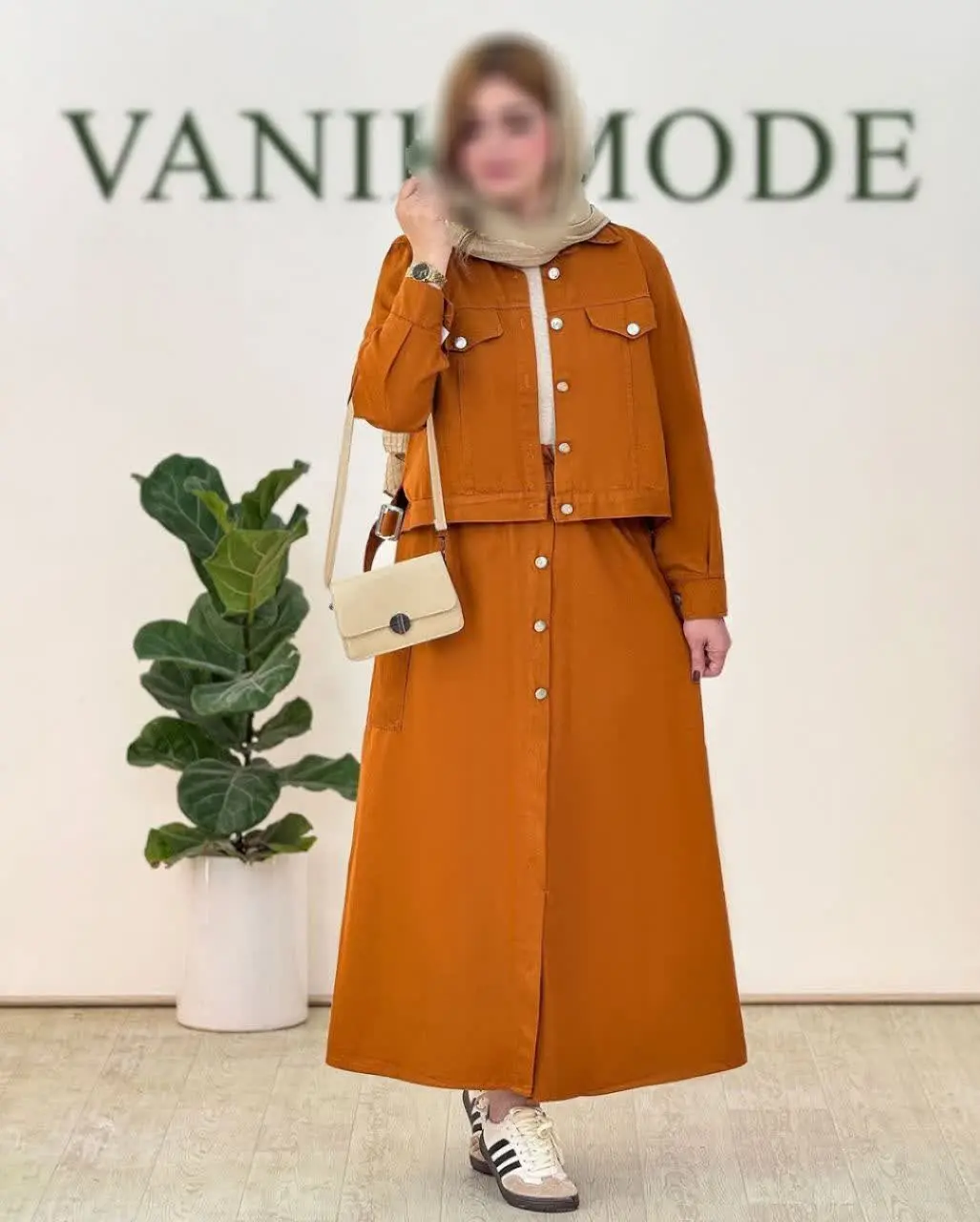 ❤️نام: کت و دامن🌺عیدااااانه🌺 اسپرت فرنیا ۱۶
