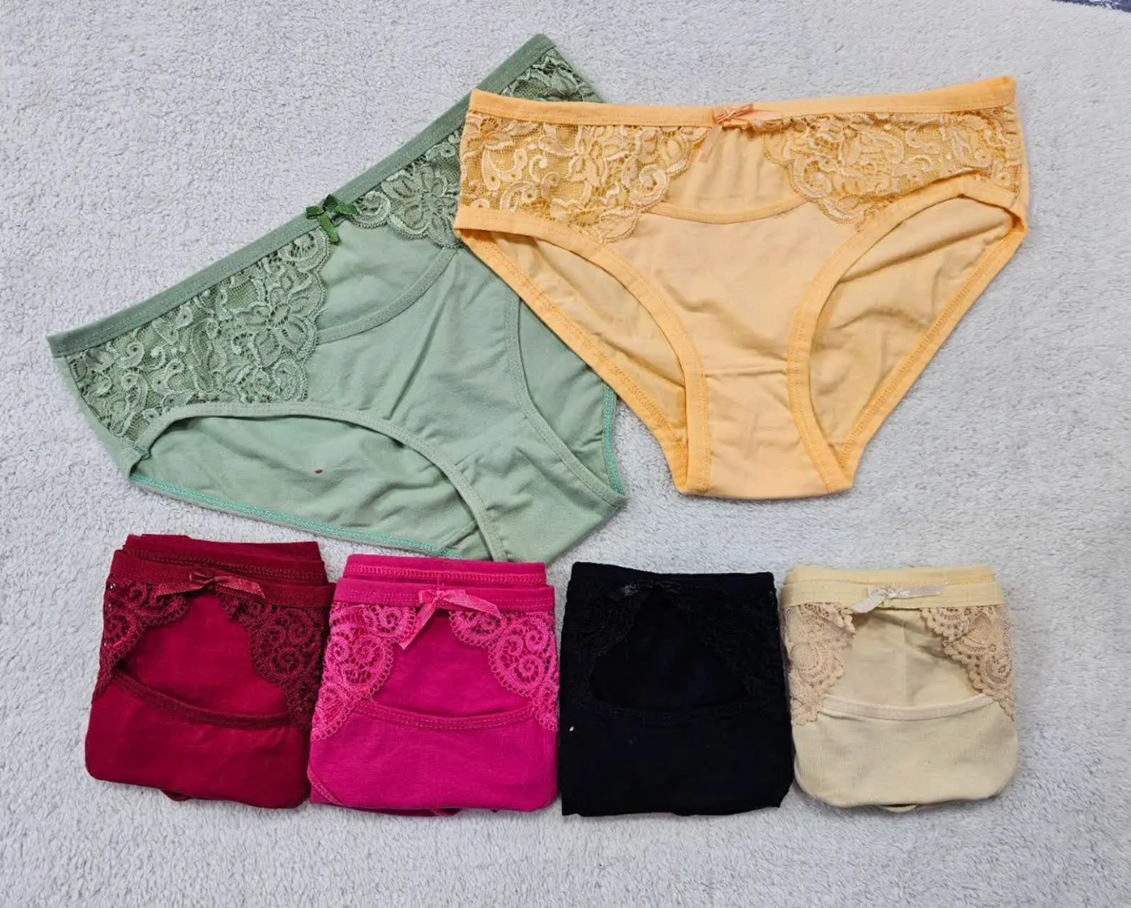 قبل اینکه تو کانال بزارم رنگبندیش داره تموم میشه🤩 
