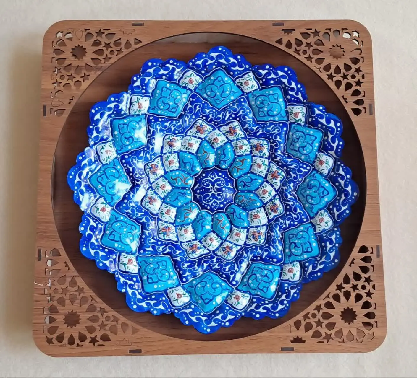 تابلو فقط دیوارو پر نمی کنه،