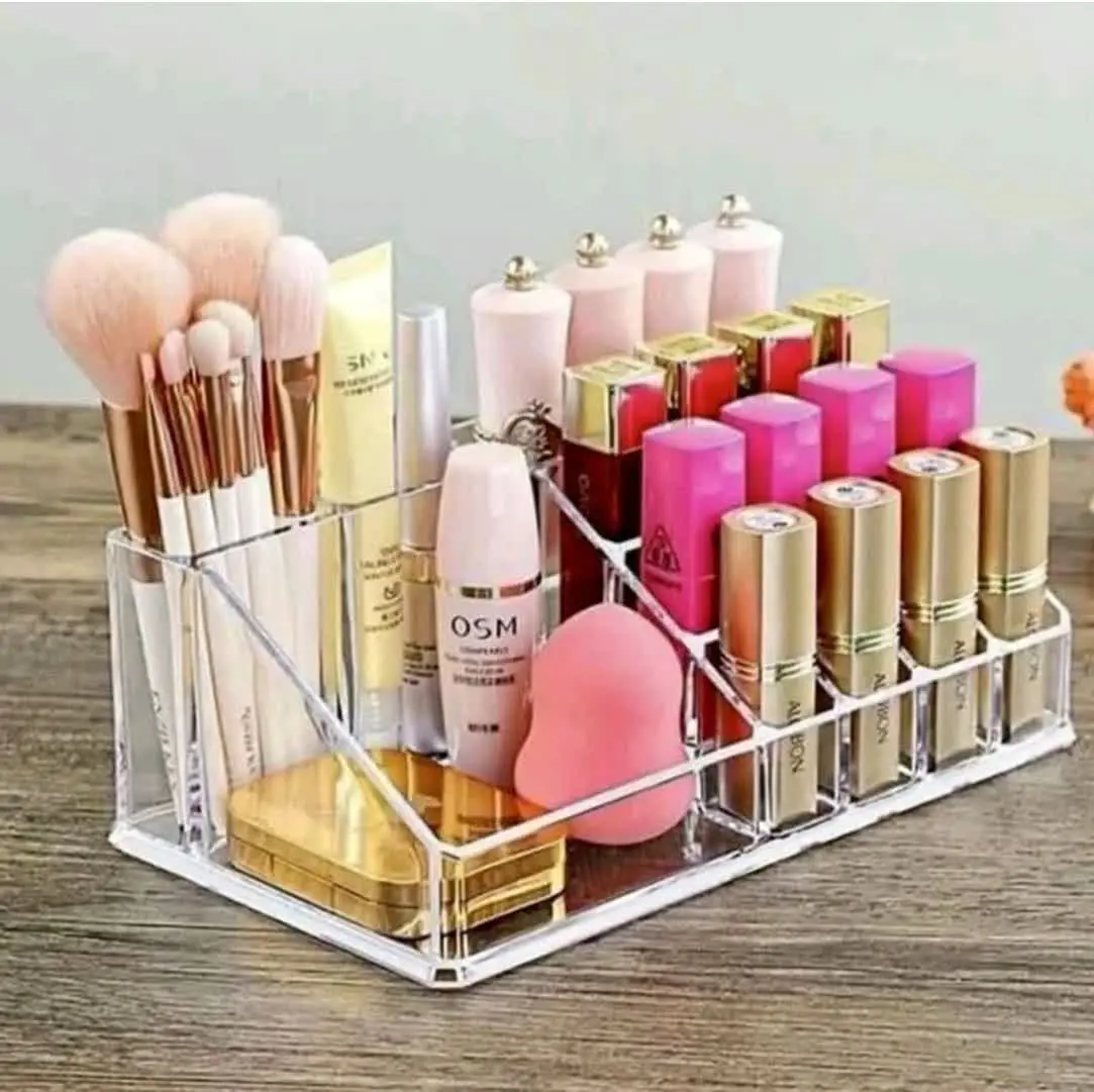 استند لوازم آرایشی رومیزی 😍
