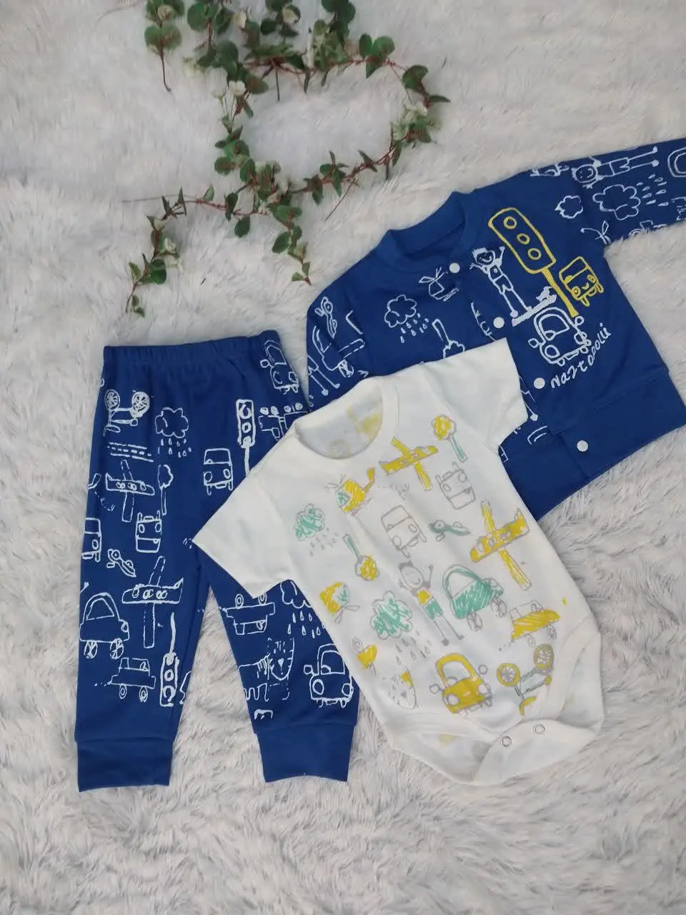 نوزادی سه تیکه با طرح خاص و جذاب
