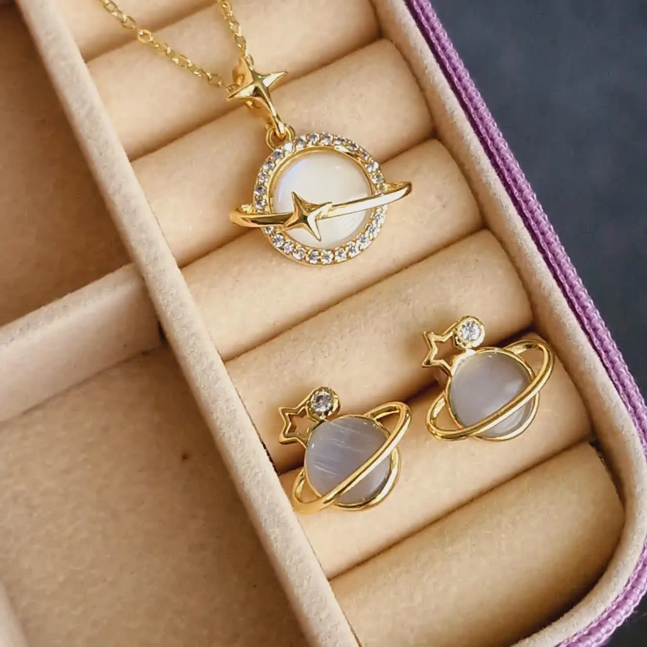 نیم ست فانتزی با زنجیر استیل😍
