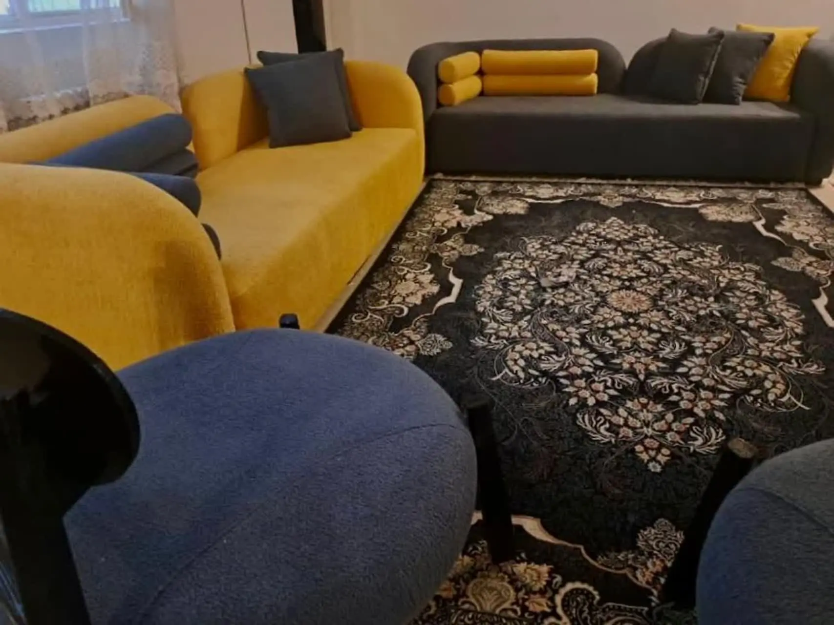 یه دست مبل راحتی ۸ نفره 
